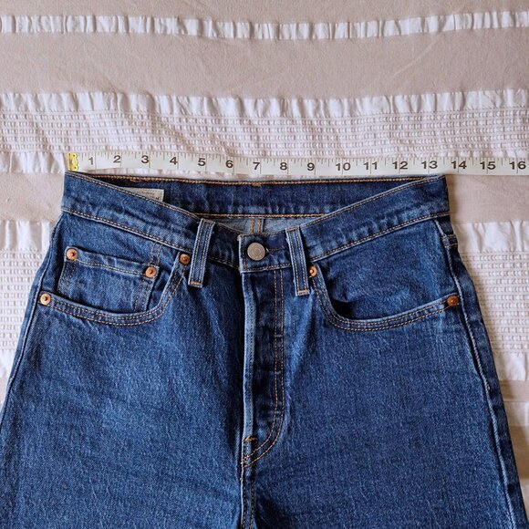 Levi's Premium Women's 501 Crop Jeans Size 26x26 (26x24) Blue Denim Big E 36200 - Picture 12 of 16